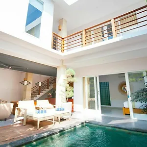 Apple & Holiday park Seminyak (Bali)